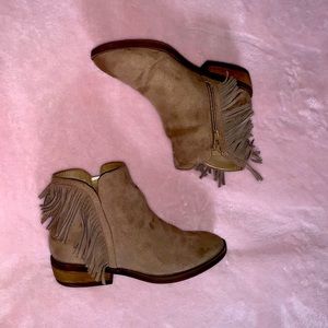 I am selling brown boots that are gently used.